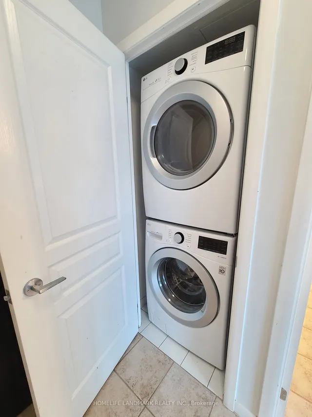 Additional image 10 of 18 Yonge St Unit 1303