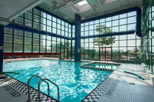 Additional image 15 of 77 Harbour Sq Unit 1611