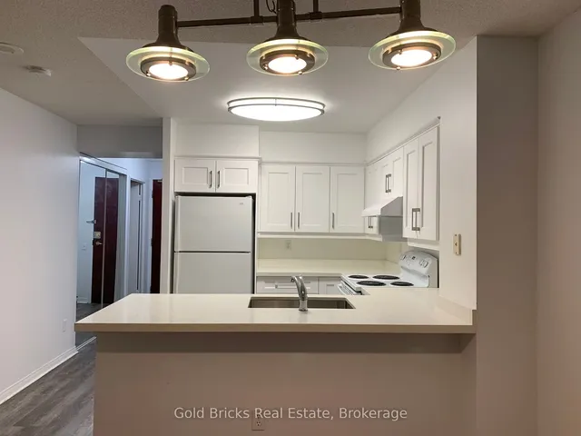 Additional image 6 of 750 Bay St Unit 2009