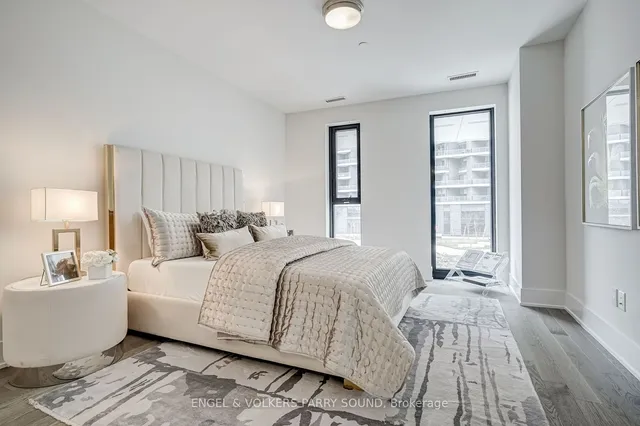 Additional image 24 of 118 Merchants' Wharf Unit 104