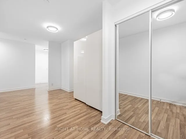 Additional image 2 of 120 Parliament St Unit 413