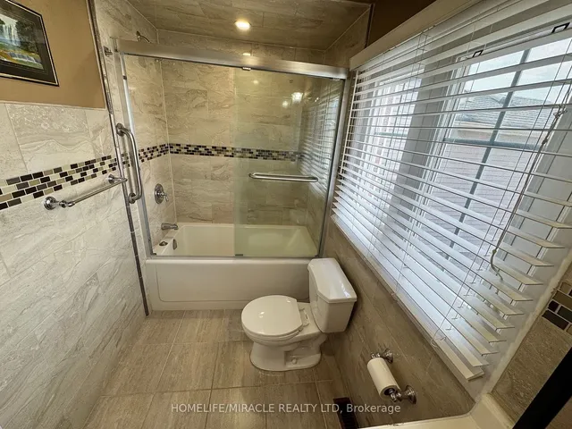 Additional image 32 of 131 Plumrose Ptwy