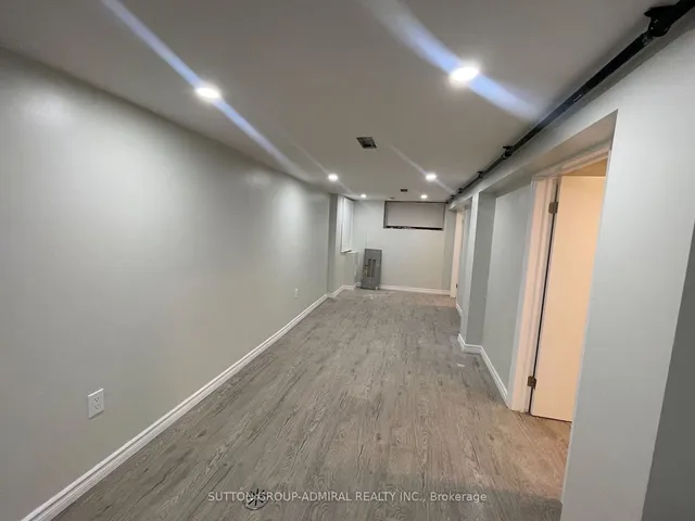 Additional image 8 of 658 Dundas St