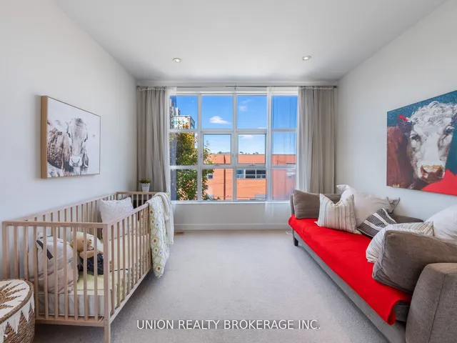 Additional image 29 of 1095 Dundas St