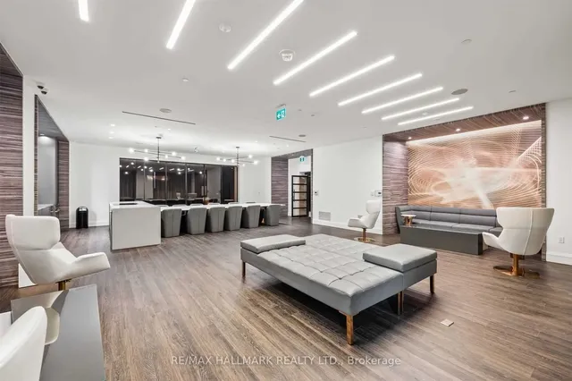 Additional image 17 of 39 Roehampton Ave Unit 1210