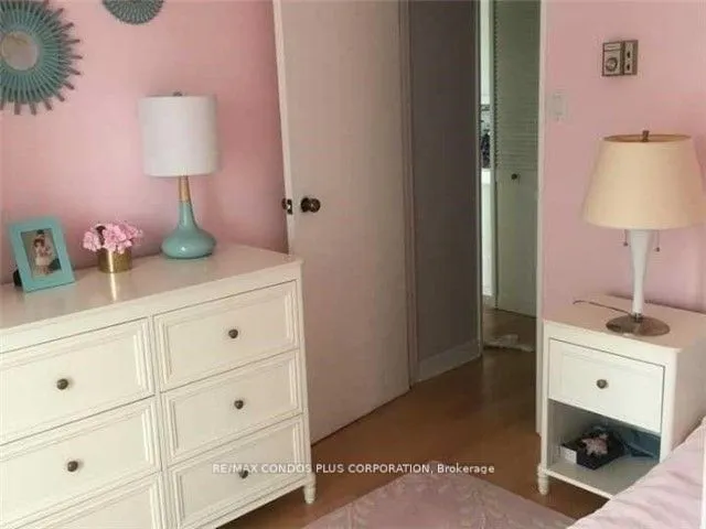 Additional image 6 of 55 Harbour Sq Unit 1417