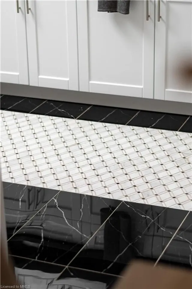 Additional image 19 of 9 Humewood Dr Unit Bldg 1