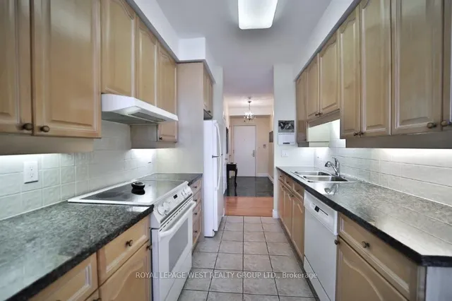 Additional image 14 of 2 Aberfoyle Cres Unit 509