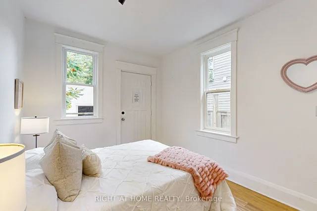 Additional image 9 of 1055 Woodbine Ave