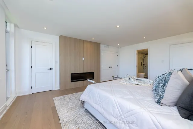 Additional image 23 of 66 Collier St Unit 9 D