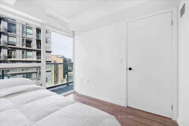 Additional image 15 of 36 Lisgar St Unit 2017 W