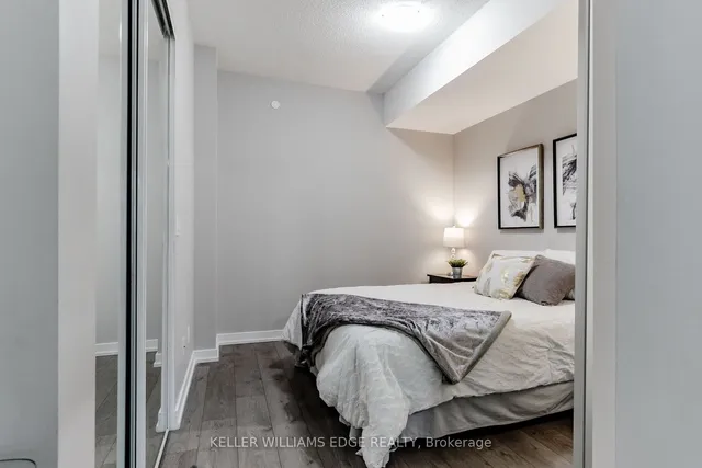 Additional image 17 of 297 College St Unit 628