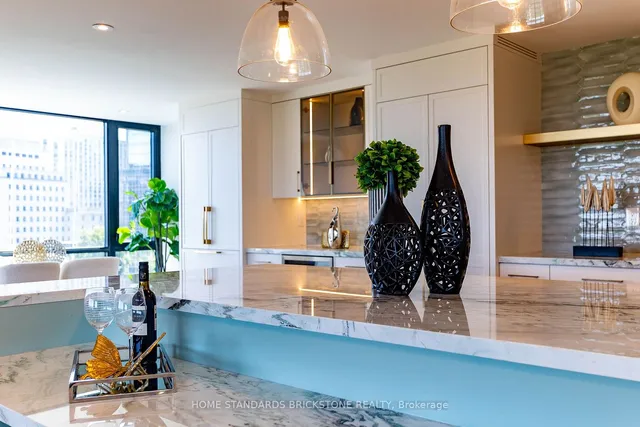 Additional image 16 of 66 Collier St Unit 9 D