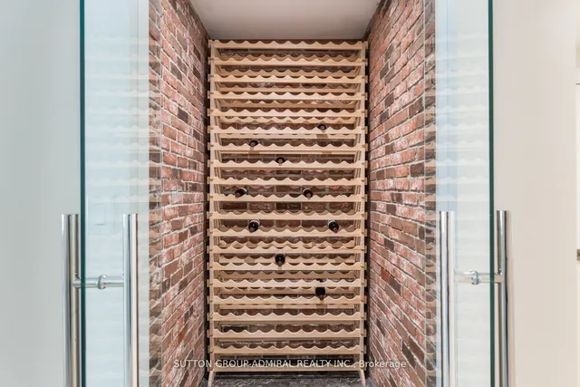 Additional image 18 of 216 Glencairn Ave