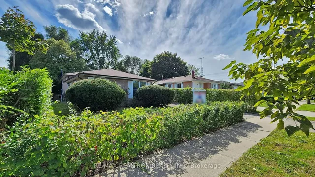 Additional image 3 of 21 Avening Dr