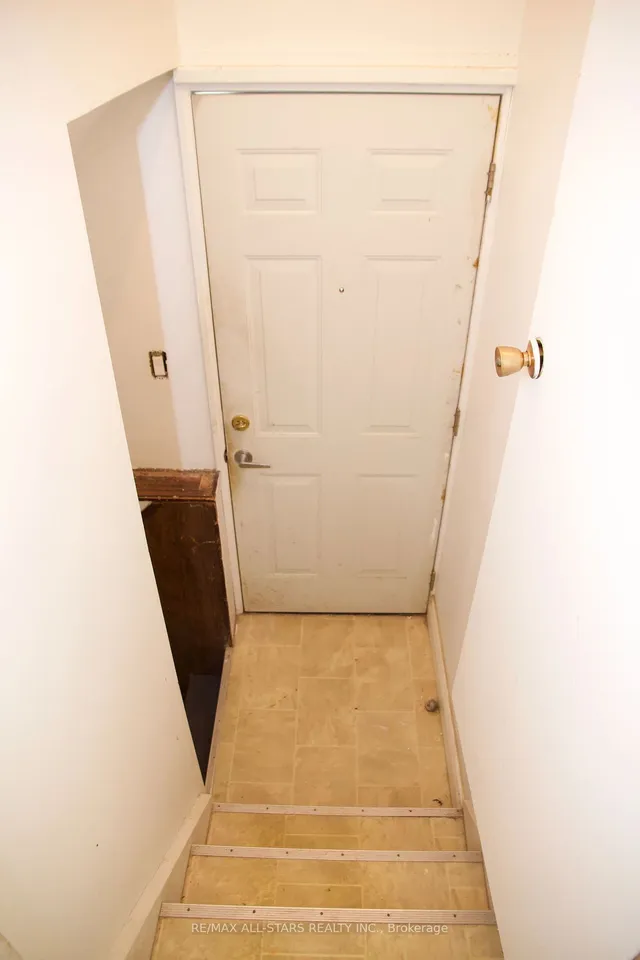 Additional image 26 of 29 North Woodrow Blvd