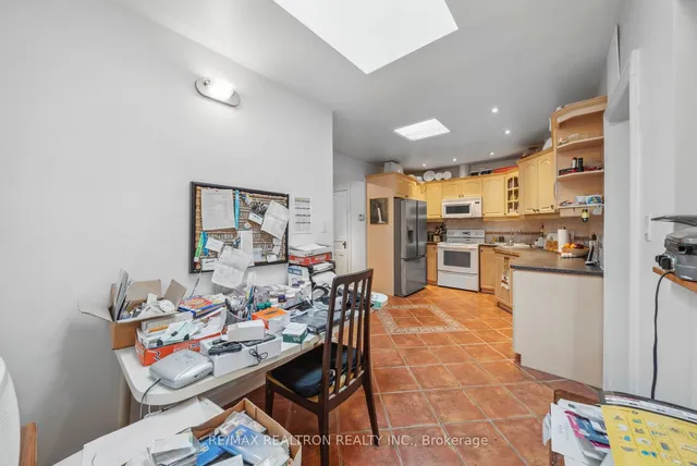 Additional image 13 of 1230 Avenue Rd