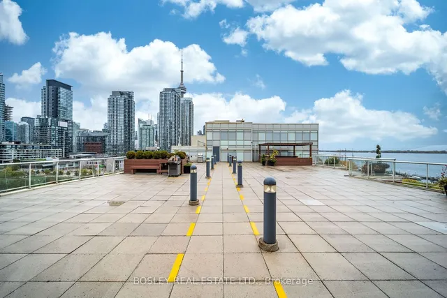 Additional image 33 of 550 Queens Quay Unit 318