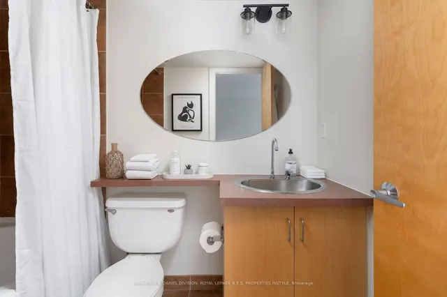 Additional image 25 of 800 King St Unit 210