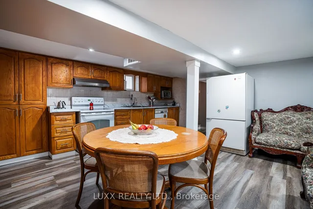 Additional image 17 of 377 Glenholme Ave