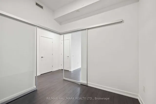 Additional image 13 of 39 Roehampton Ave Unit 1210