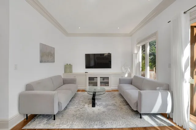 Additional image 15 of 35 Yorkdale Cres