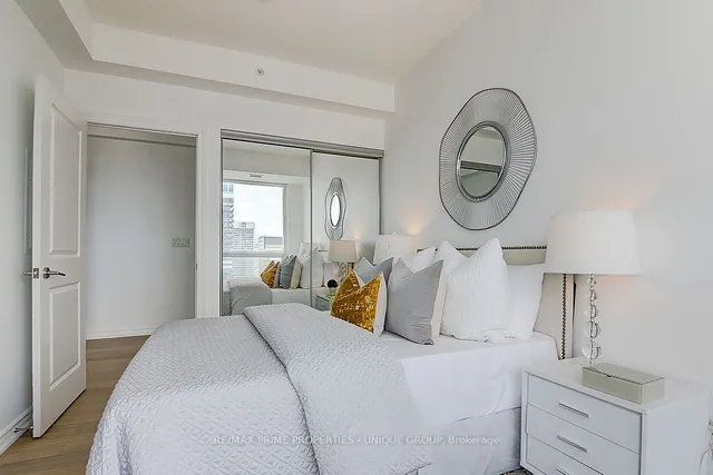 Additional image 18 of 386 Yonge St Unit 5202