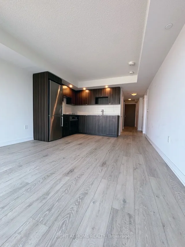 Additional image 18 of 225 Village Green Sq Unit 710