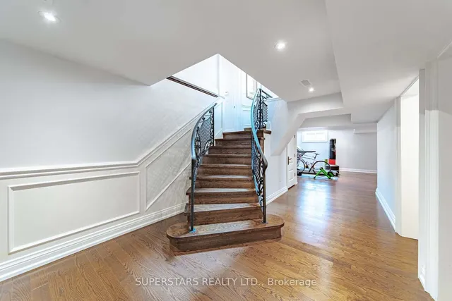 Additional image 16 of 643 Glencairn Ave