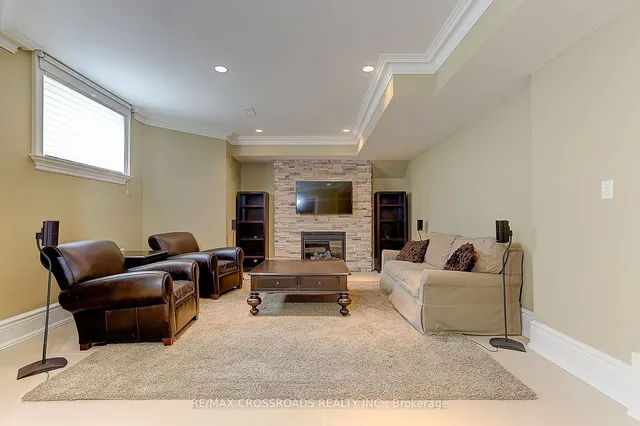 Additional image 35 of 2 Sorrel Crt