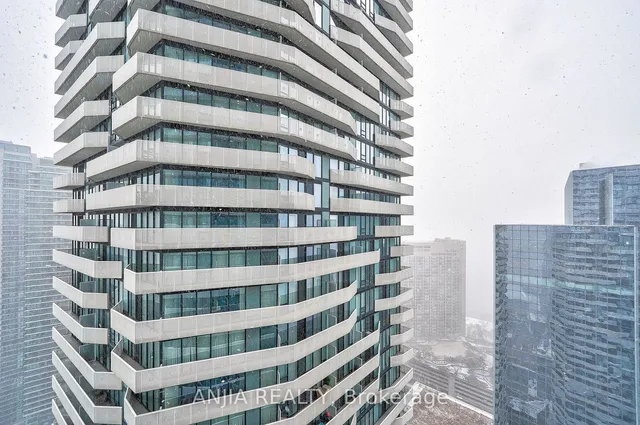 Additional image 33 of 100 Harbour St Unit 4106