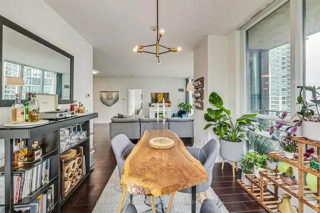 Additional image 10 of 18 Harbour St Unit 1910