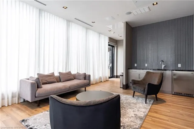 Additional image 36 of 4208 Dundas Street West Unit 315