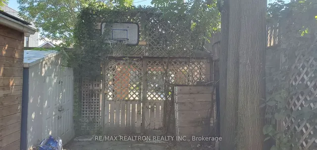 Additional image 11 of 13 Clark St