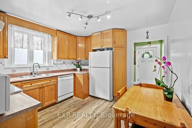 Additional image 6 of 27 Stock Ave
