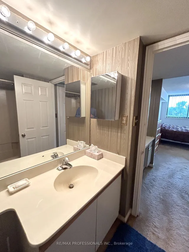 Additional image 17 of 40 Richview Rd Unit 203