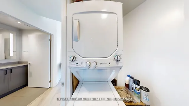 Additional image 21 of 135 East Liberty St Unit 1512