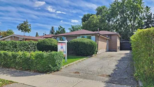 Additional image 4 of 21 Avening Dr