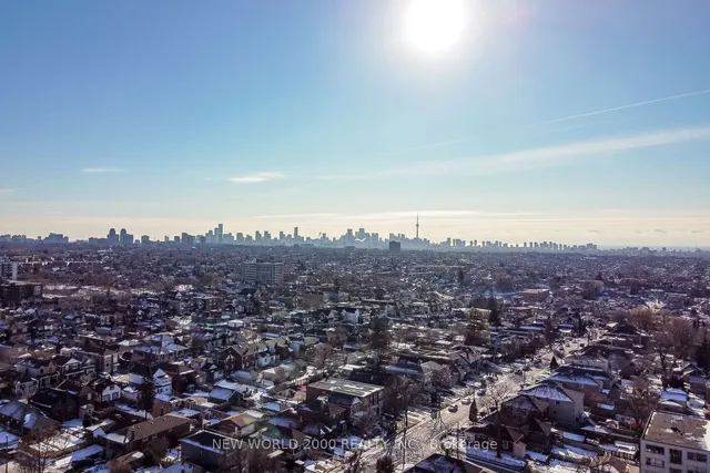 Additional image 26 of 2011 Eglinton Ave