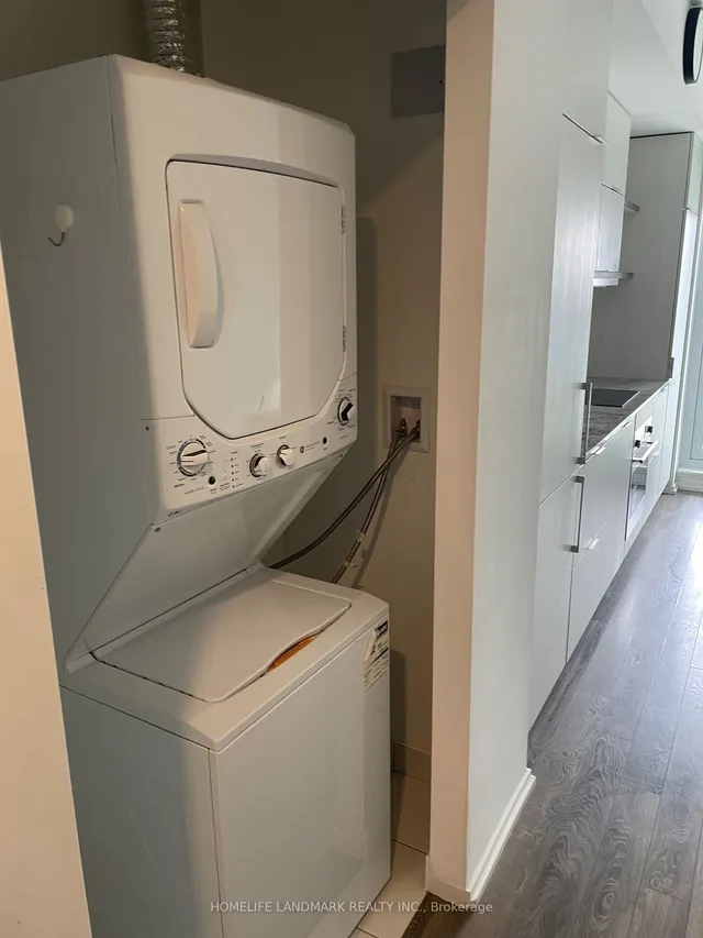 Additional image 7 of 197 yonge St Unit 1611