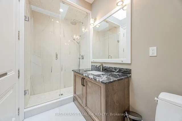 Additional image 28 of 231 Old Yonge St