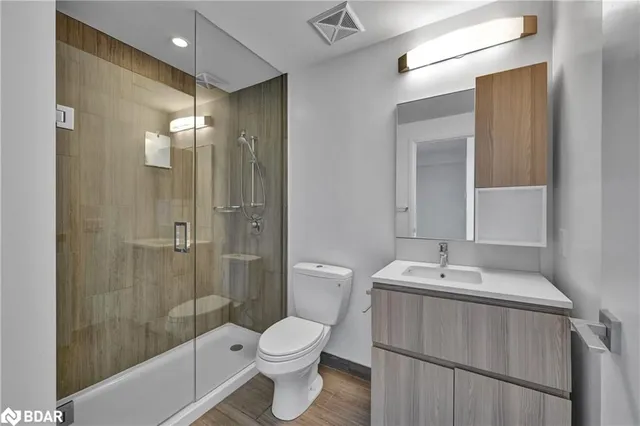 Additional image 23 of 36 Park Lawn Road Rd Unit 3205