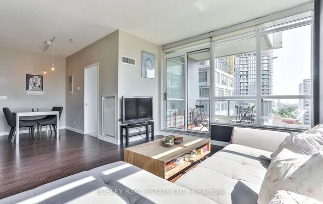 Additional image 4 of 500 Sherbourne St Unit 809