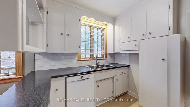 Additional image 8 of 54 Centre Ave