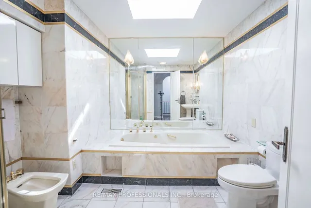 Additional image 36 of 395 Markland Dr