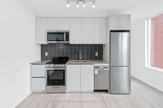 Additional image 2 of 3100 Keele St Unit 823