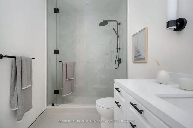 Additional image 21 of 1 Strathgowan Ave Unit 801