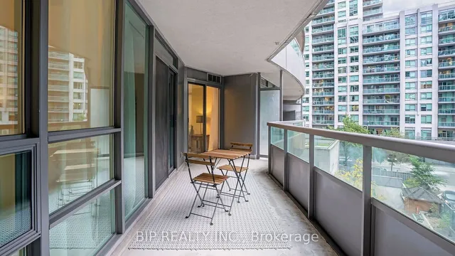 Additional image 31 of 30 Grand Trunk Cres Unit 315