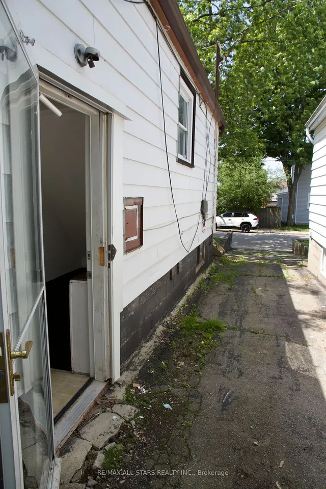 Additional image 14 of 29 North Woodrow Blvd