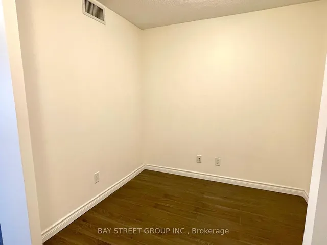 Additional image 8 of 27 Rean Dr Unit 402